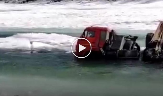 A trucker in Yakutia drowned a truck in the river and for the fifth day he asks rescuers to pull out the car