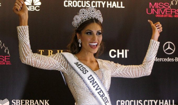 Новая Мисс Вселенная победила нечестно (16 фото)