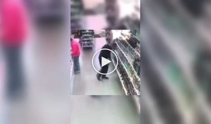 A store visitor suddenly runs out of battery