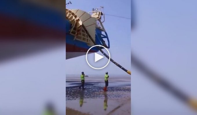 Как укладывают кабель для офшорных ветропарков: судно на мели — по плану