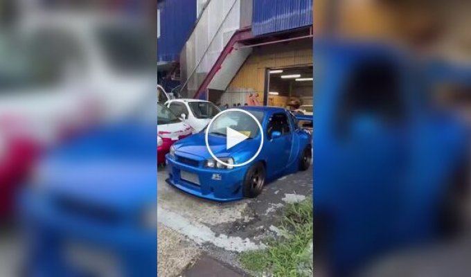 В Японии крошечные кей-кары теперь превращают в миниатюрные Nissan Skyline