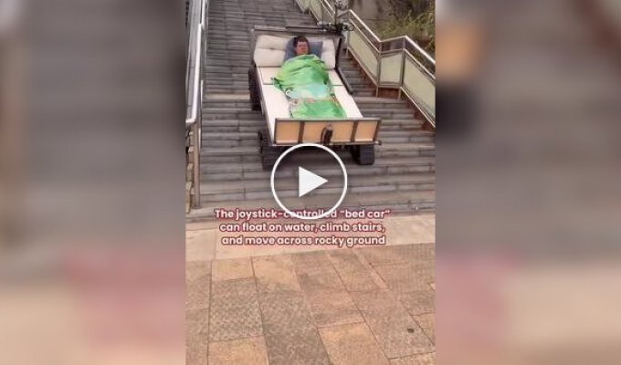Мужчина создал вездеходную кровать