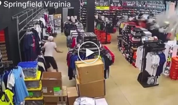 A car lady destroyed a sports store in Virginia