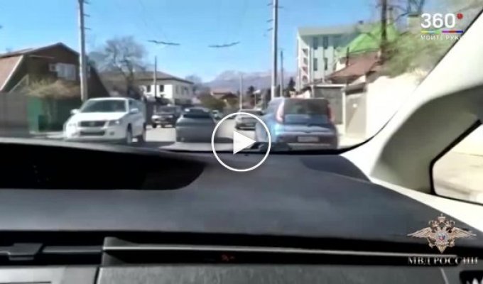 В Крыму оштрафовали водителя автомобиля Отдела по борьбе с коронавирусом