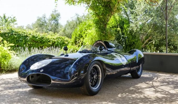 The first mid-engine car in the history of Formula 1 was put up for sale (31 photos)