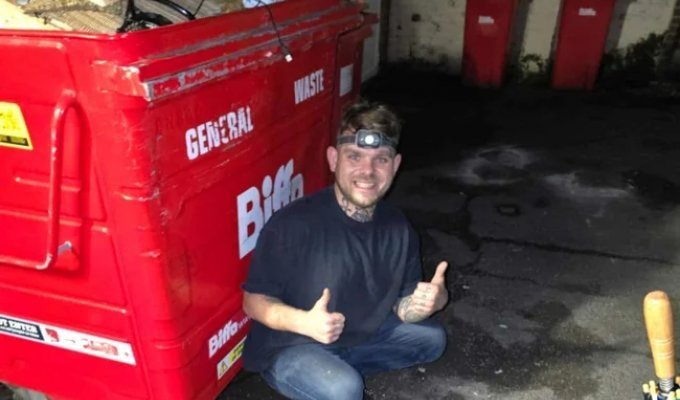 Мужчина зарабатывает на вещах, которые выбрасывают на свалку (5 фото)