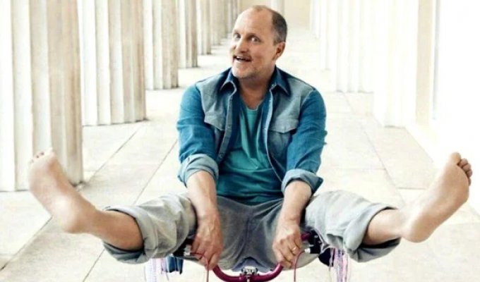 Woody Harrelson, the man of the hour: what is known about the life of a beloved figure (8 photos)