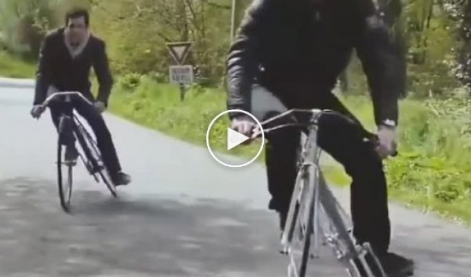 Трокадеро Фіксі - експериментальний велосипед, з рухомою рамою