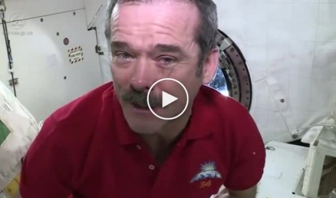What happens if you cry in space (english)