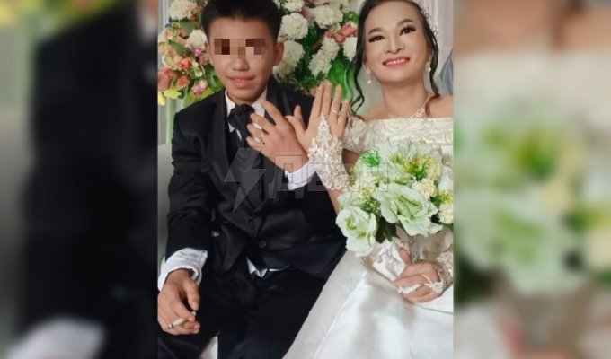 In Indonesia, a 16-year-old student married a 41-year-old businesswoman (4 photos)