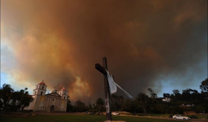 Пожары в Санта-Барбаре (фотографий)