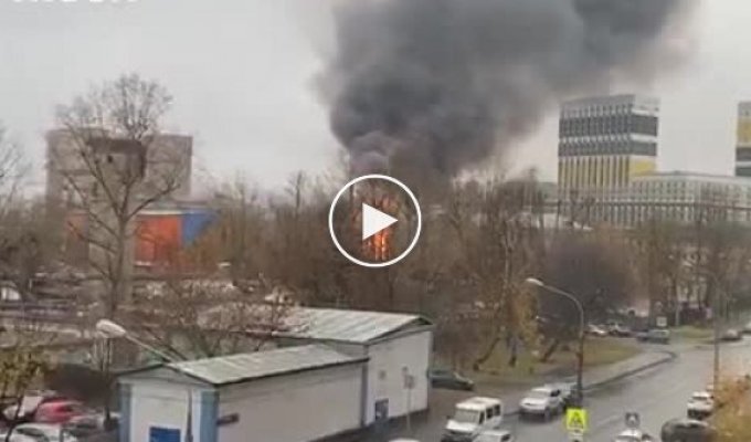 На улице Газопровод в Москве взорвался склад с газовыми баллонами