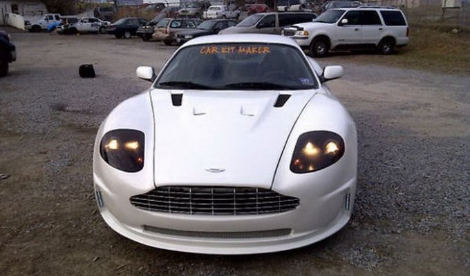 Если недостаточно Jaguar XK8 - сделайте из него Aston Martin (12 фото)