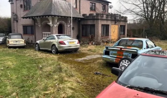 В заброшенном коттедже обнаружили десятки редких и старинных автомобилей