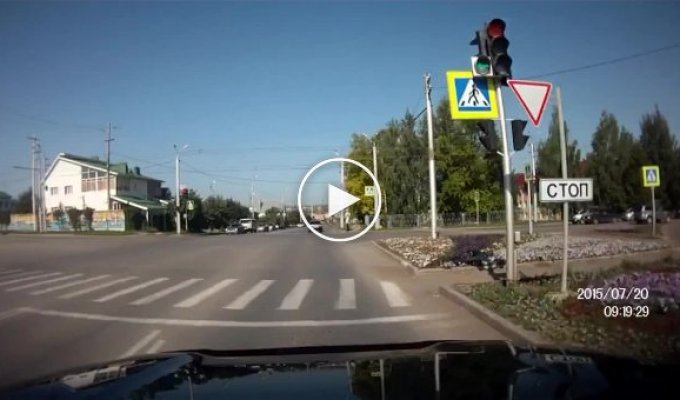 Авария на перекрестке в Альметьевске