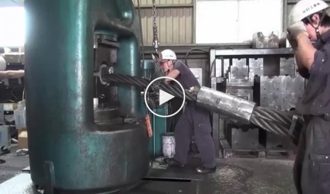 Интересное видео о том, как сращивают большие стальные троссы