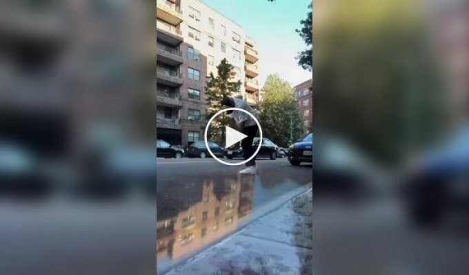 Мужчина притворился наркоманом, чтобы занять парковку для жены