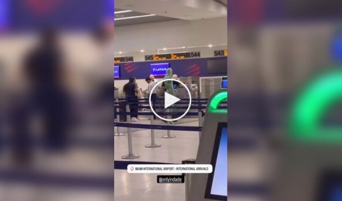 A man put on a show at the Miami airport