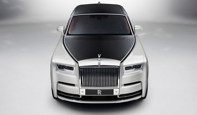 Компания Rolls-Royce официально представила Phantom восьмого поколения (6 фото)