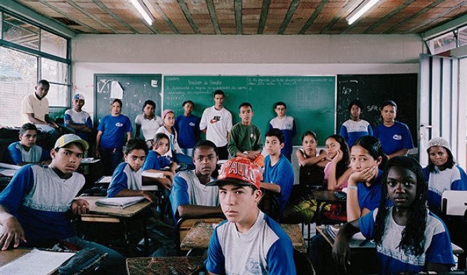 Как выглядят ученики и школьные классы в 15 странах мира (15 фото)