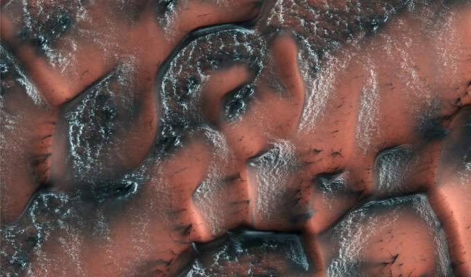 Mars as art images obtained by the Mars Reconnaissance Orbiter spacecraft (8 photos)