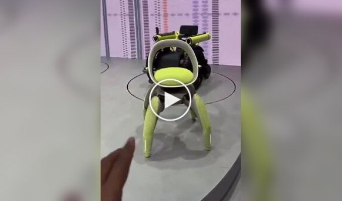 Toyota представила концепт робостула со складными ножками-щупальцами
