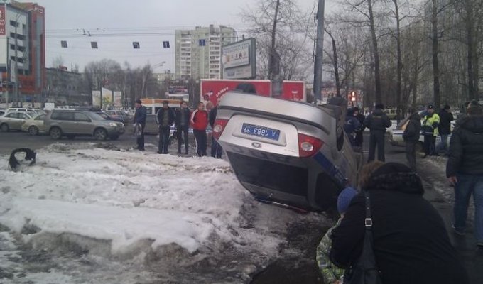 Крупное ДТП с участием полицейской машины на Дмитровском шоссе (24 фото + видео)