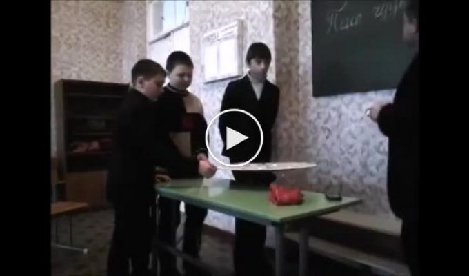 Обстрел школы в Ровеньках боевиками ЛНР