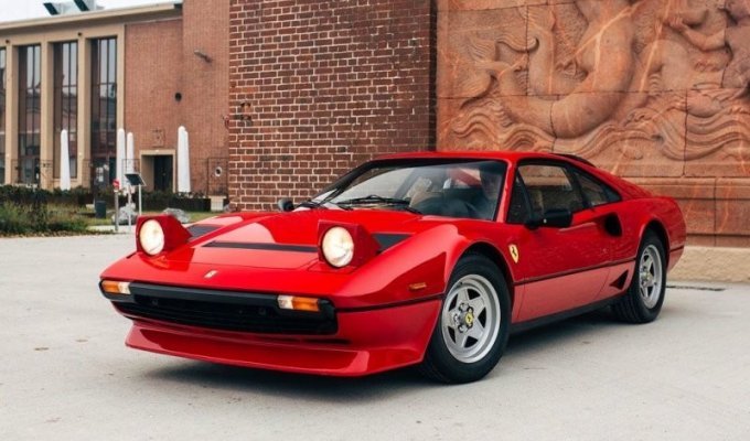 Малолитражка Ferrari 1984 года выпуска: классический суперкар с уменьшенным объемом двигателя (22 фото + 1 видео)