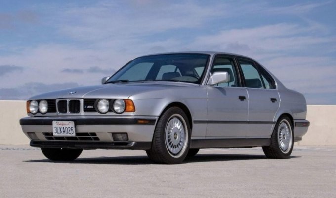 BMW M5 1991 года выпуска с пробегом 400 000 километров (14 фото)