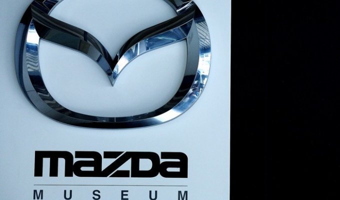 Прогулка по музею Mazda (30 фото)