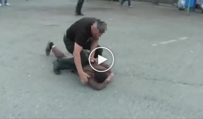 В Сети появилось видео задержания трех уроженцев Чечни за похищение крымчанина