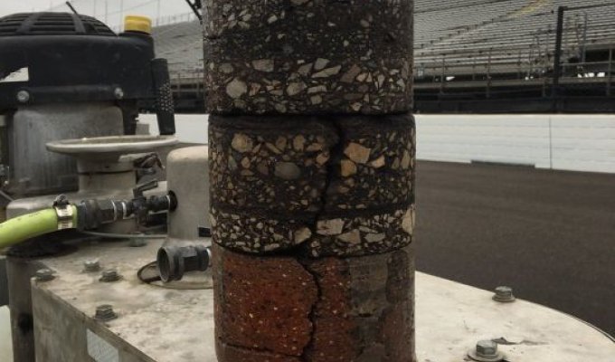 48-сантиметровая проба грунта на американской гоночной трассе «Индианаполис Мотор Спидвей» (2 фото)