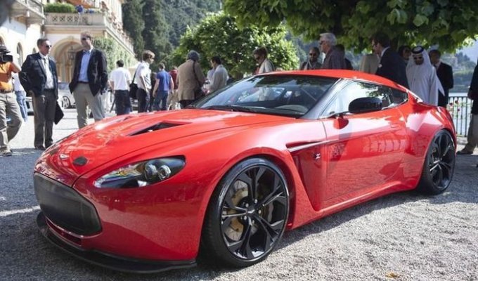 Студия Zagato и компания Aston Martin представили купе V12 Zagato (17 фото)