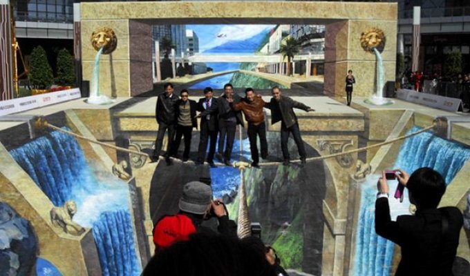 Самая большая 3D-картина на асфальте в мире (7 фото)
