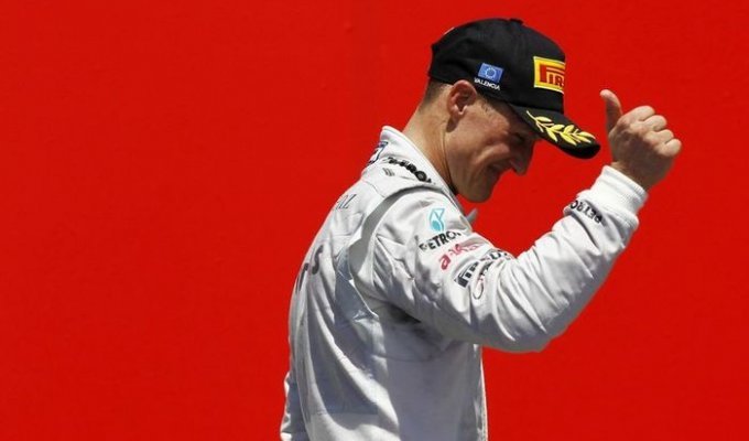 Михаэль Шумахер официально уходит из больших гонок (9 фото)