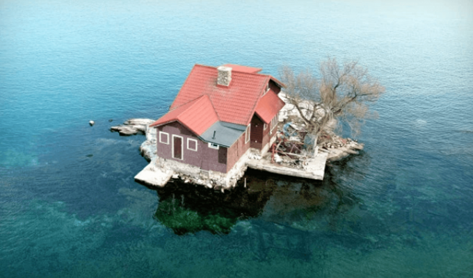 Остров "Just Room Enough Island - маленький рай для мизантропов (8 фото)