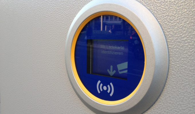 Що таке NFC-технологія: як вона працює, та які є ризики використання зв'язку ближнього поля