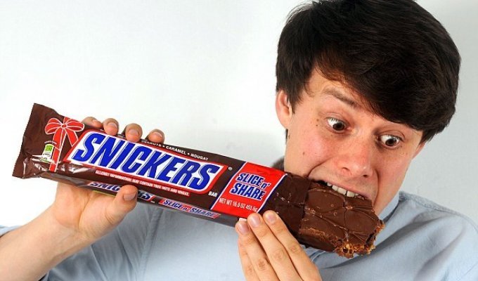 Snickers-гигант лучший подарок для сладкоежки (5 фото)