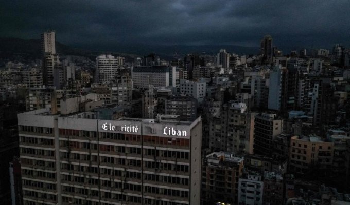 The whole of Lebanon was left without electricity due to debts (2 photos)