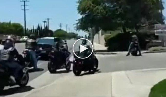 Американские полицейские против мотоциклистов
