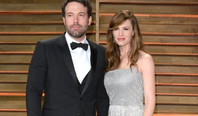 Love Hurts: 6 Hollywood Beauties Who Put Up with Unfaithful Husbands (7 photos)