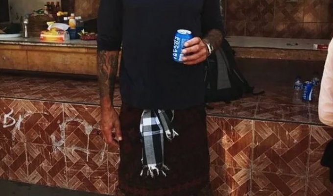 Anthony Bourdain's brutal wardrobe: why the great chef chose simple clothes (9 photos)