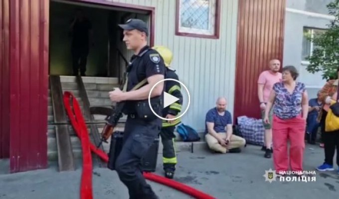 В Киеве мужчина устроил поножовщину и попытался замести следы преступления