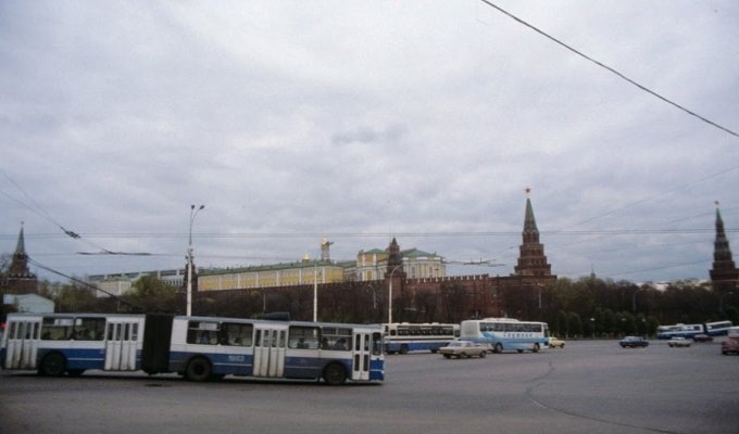 Бен Густафсон в 1990-м году посетил Москву и Питер с фотоаппаратом