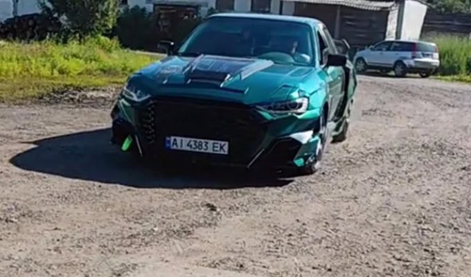 Под Киевом сделали крайне эффектный тюнинг Audi (5 фото)