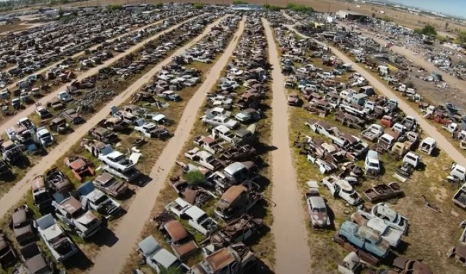 Graveyard for 10,000 cars found in Arizona (2 photos + 1 video)