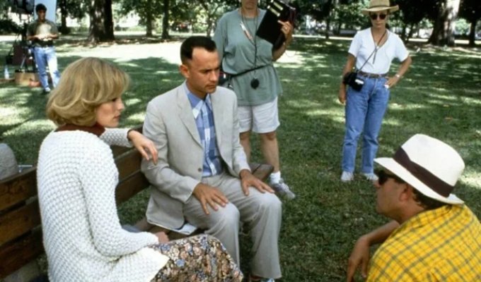 The Making of "Forrest Gump": Behind the Scenes, 23 Fun Facts, and 7 Movie Goofs (30 Photos)