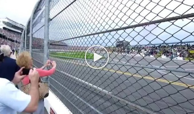 Невероятные скорости в Nascar