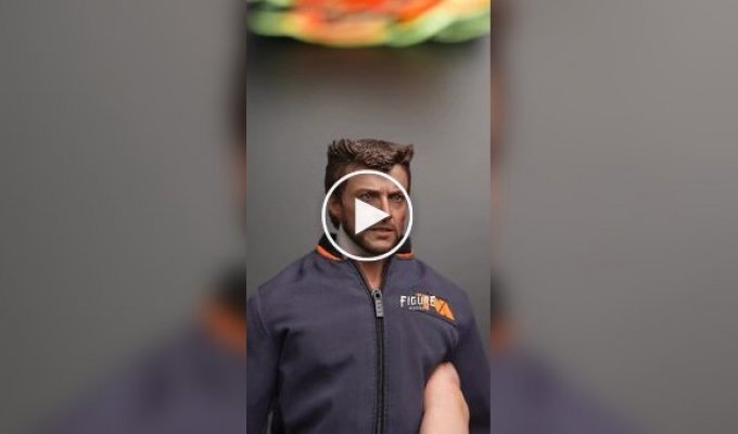 Реалистичная фигурка Росомахи